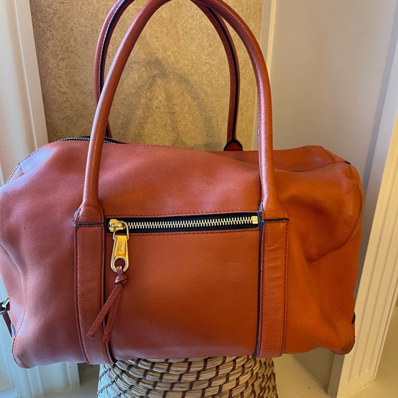 Chloe Leather Madeleine
😍Beautiful doesn't even begin to describe this bag😍 - Picture 6 of 10